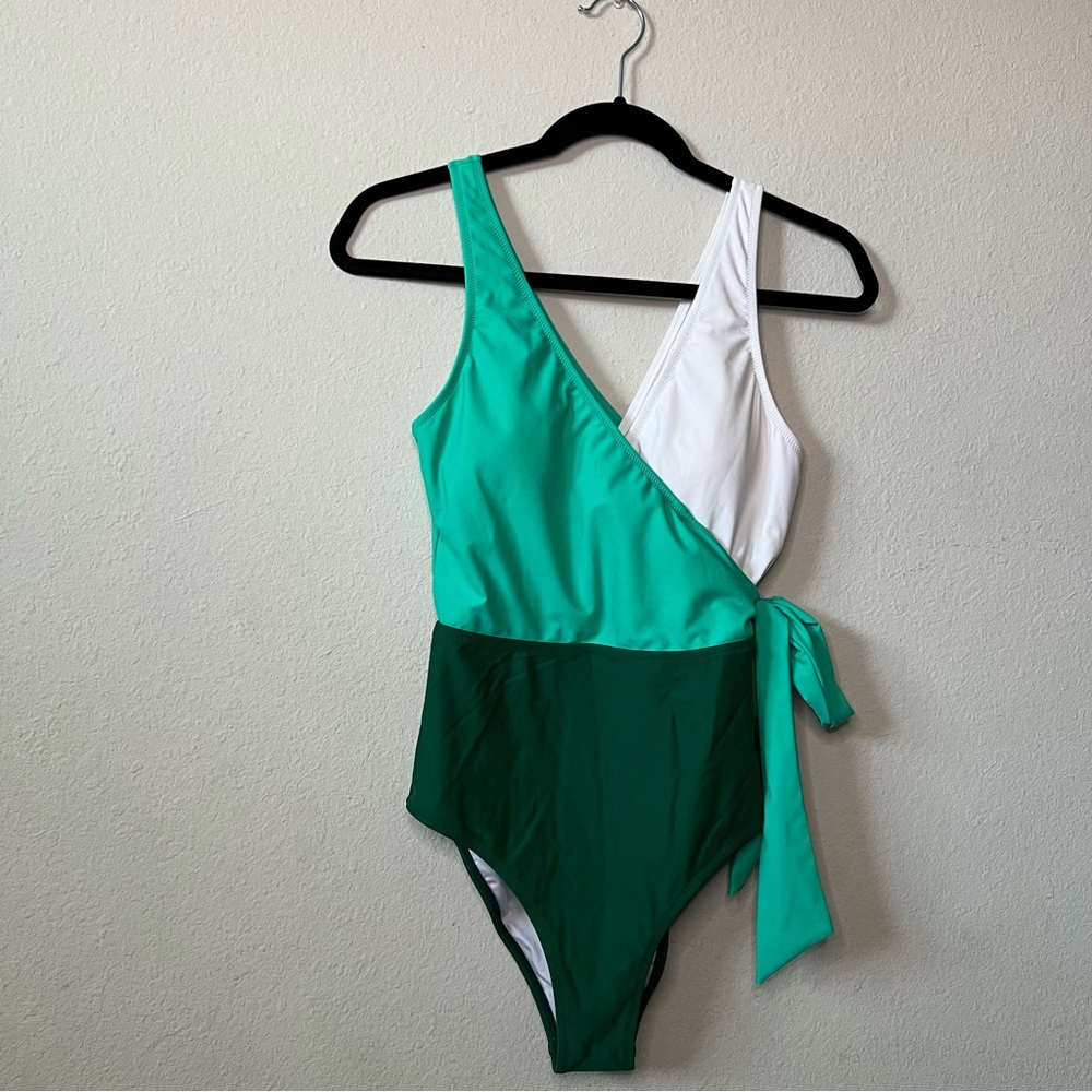 NWT!!  CUPSHE One Piece Bathing Suit Wrap Color Block Tie Side.